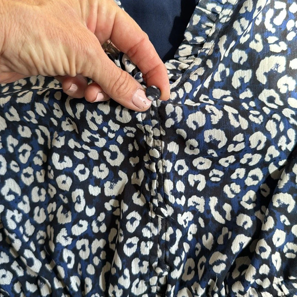 VICI Blue leopard drawstring waist along sleeve v neck with button TOP size XL - Picture 7 of 12